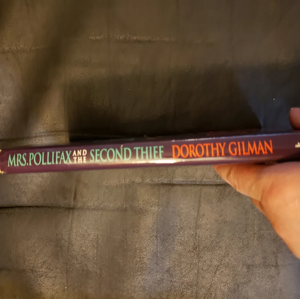 Mrs. Pollifax‎ and The Second Thief by Dorothy Gilman Hardback